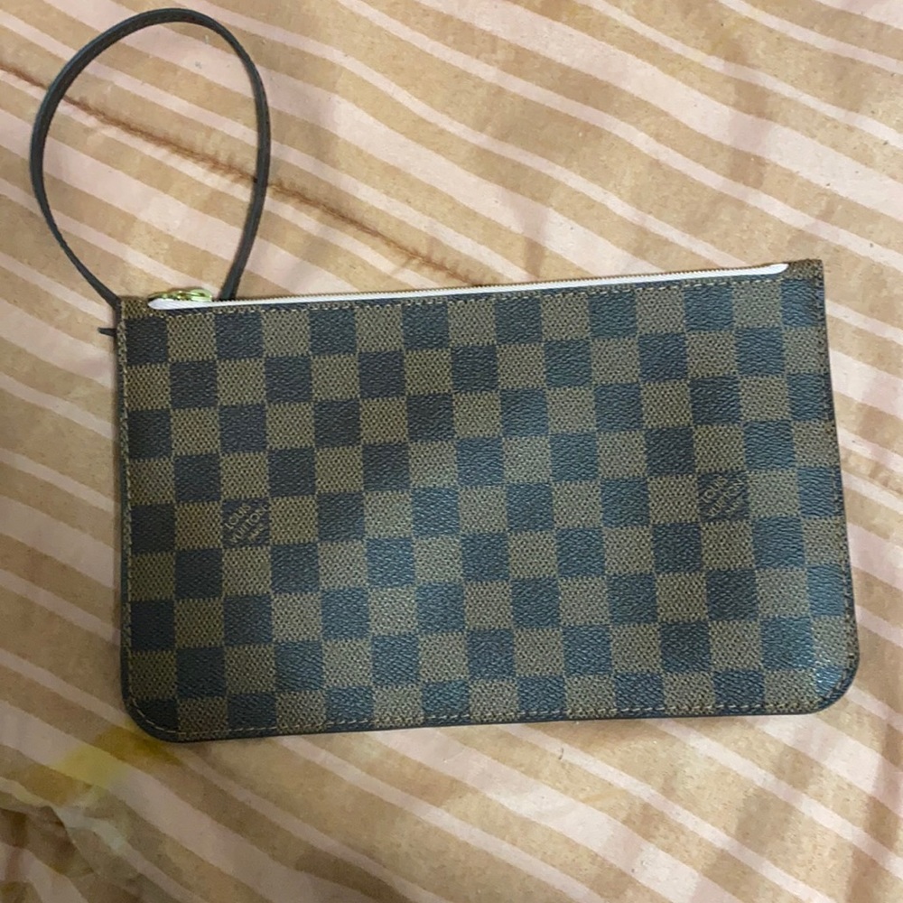 Louis vuitton wristlet
